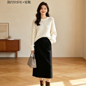 春秋黑色半身裙穿搭｜经典百搭，一裙解锁 N 种风格